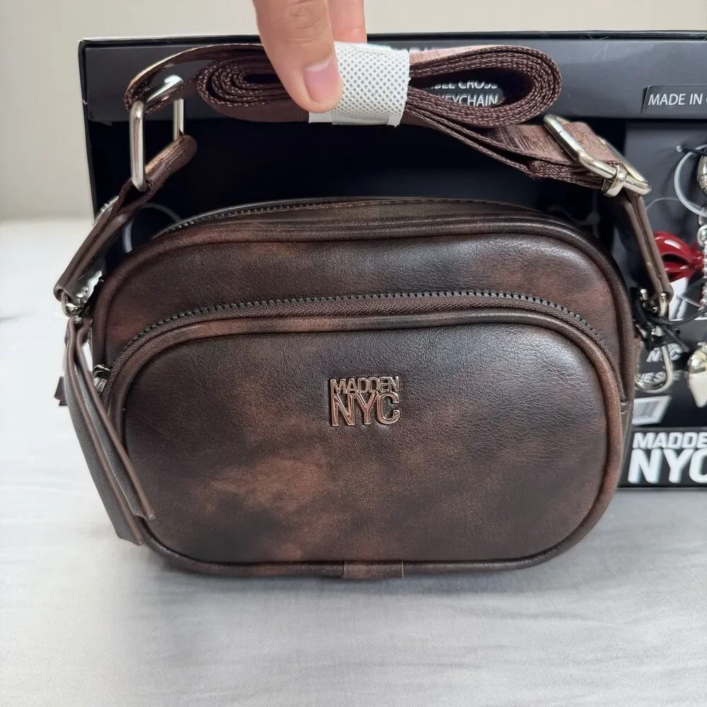 NWT Madden NYC Camera Bag Crossbody Bow Heart Keychain Charm Set Brown Gift Box - Picture 2 of 11